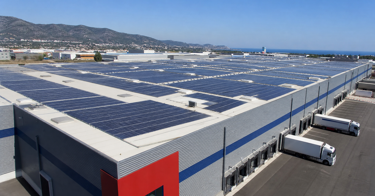 Fotovoltaico su un capannone in affitto: chi investe e quali accordi chiarire